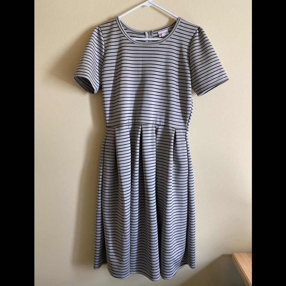 LuLaRoe Amelia - L